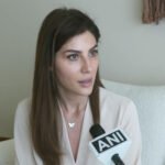 “It’s very sad…”: Iran-born actor Elnaaz Norouzi condemns protests mourning Khamenei’s death