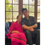 Manish Malhotra’s mother passes away, celebs visit desinger’s home
