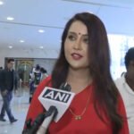 Devendra Fadnavis’ wife Amrutha Fadnavis applauds IIMUN’s 15-year milestone; says “good outcomes expected” as RSS chief addresses event